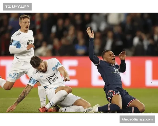 巴黎圣日耳曼进攻端火力全开 但防守稳定性偶有起伏